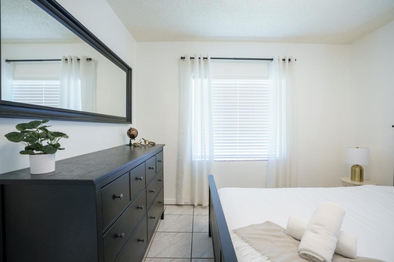 Modern 2 Bedroom In The Heart Of Wynwood Art District Miami Exterior photo